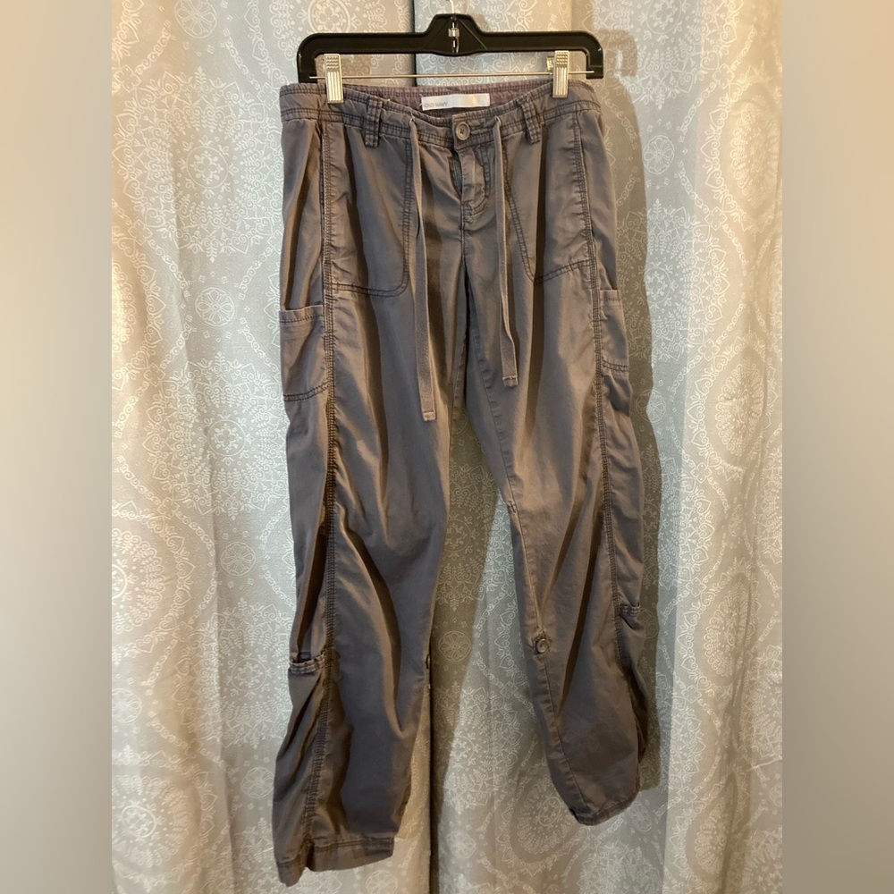 Old Navy Grey Women’s Adjustable Length Leg Cargo Pant Size 6